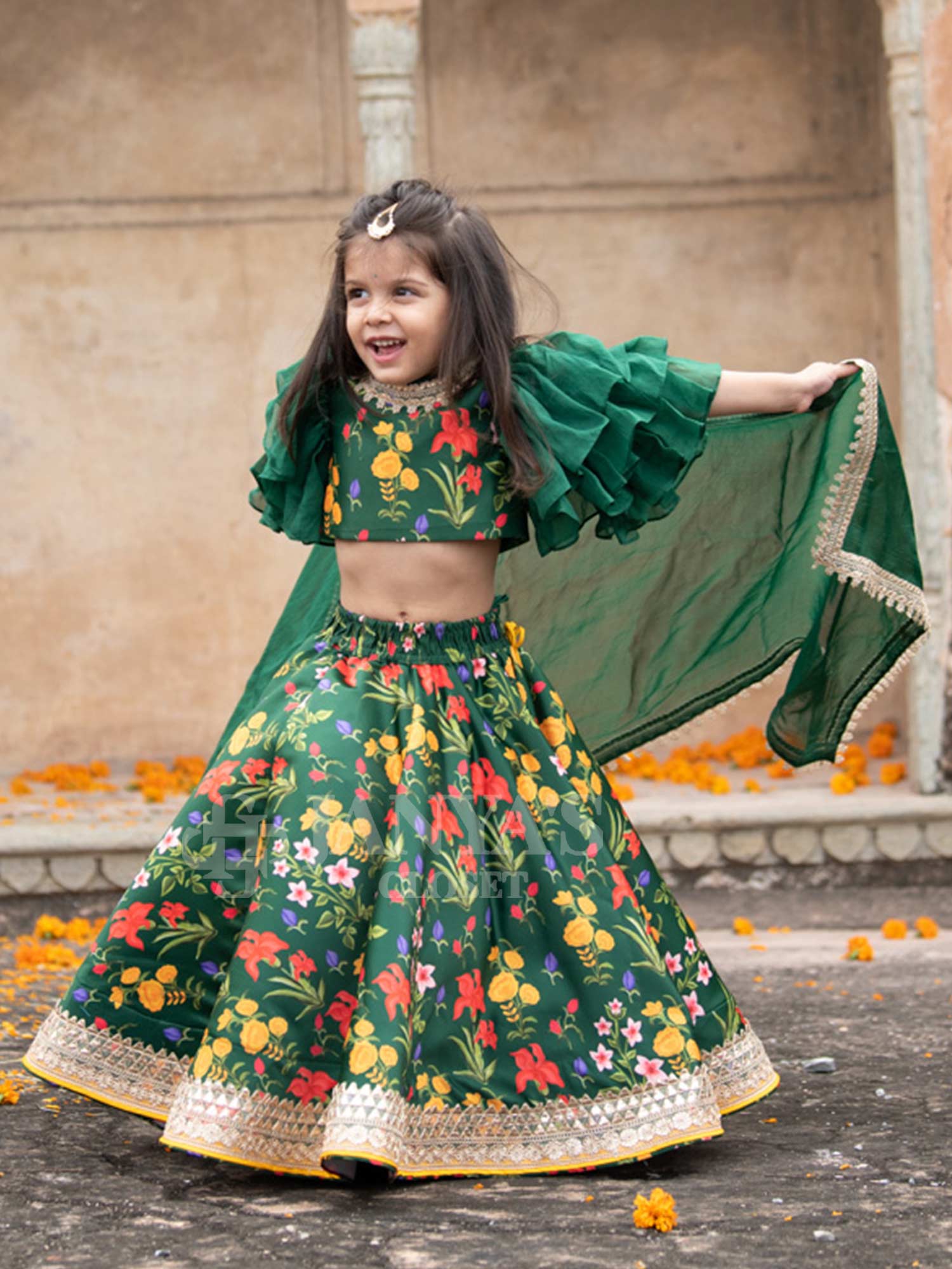 These Short Lehengas For Your Mehndi Look Are The Trendiest Thing In Town |  Latest bridal lehenga, Lehenga designs, Mehendi outfits